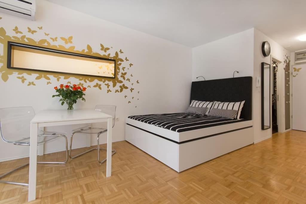 Gorgeous Central Flat With Garage ลูบลิยานา ภายนอก รูปภาพ