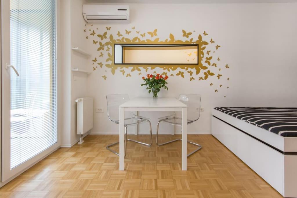 Gorgeous Central Flat With Garage ลูบลิยานา ภายนอก รูปภาพ